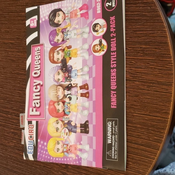 EDUCIRO Surprise Doll Photographer & Baker Theme (2Pack) with 34 Surprises - Picture 5 of 10